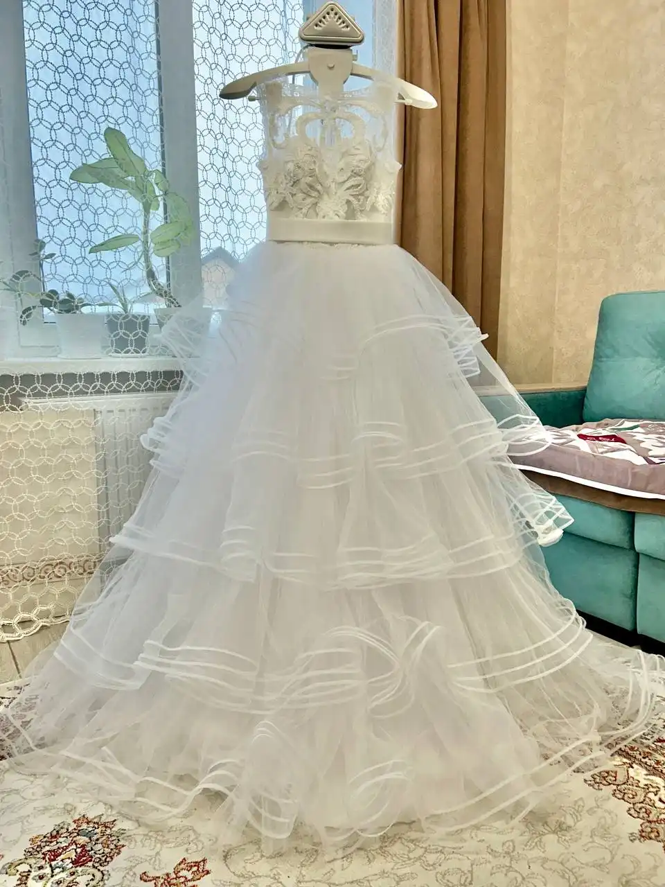 Свадебное платье со шлейфом и фатой - Свадебная одежда (Одежда) в Уфа