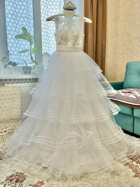 Свадебное платье со шлейфом и фатой - Одежда в Уфа