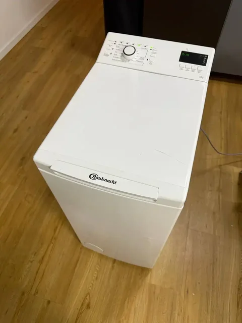 Отдам даром машинка верхней загрузки, морозильник и кроватка - Текстиль в Уфа