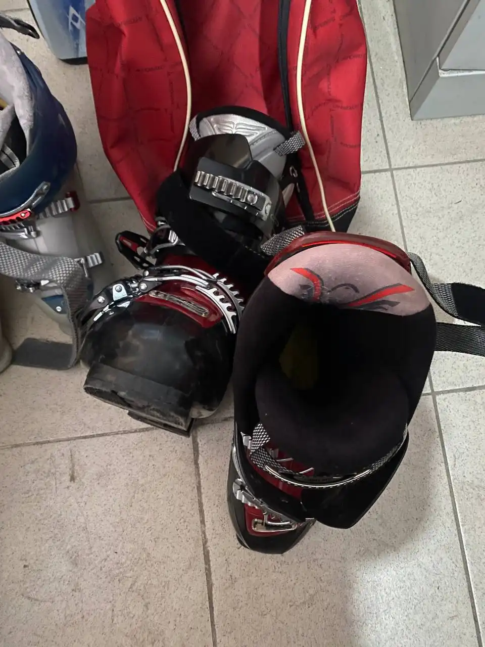 Продажа горных лыж, шуруповёрта и ботинок - Барахолка в Уфа