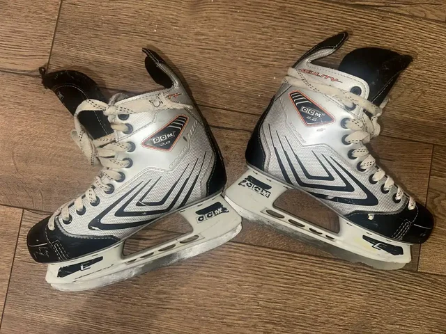Продам коньки хоккейные CCM vector 2.0 размер 39 - Хобби и отдых в Уфа