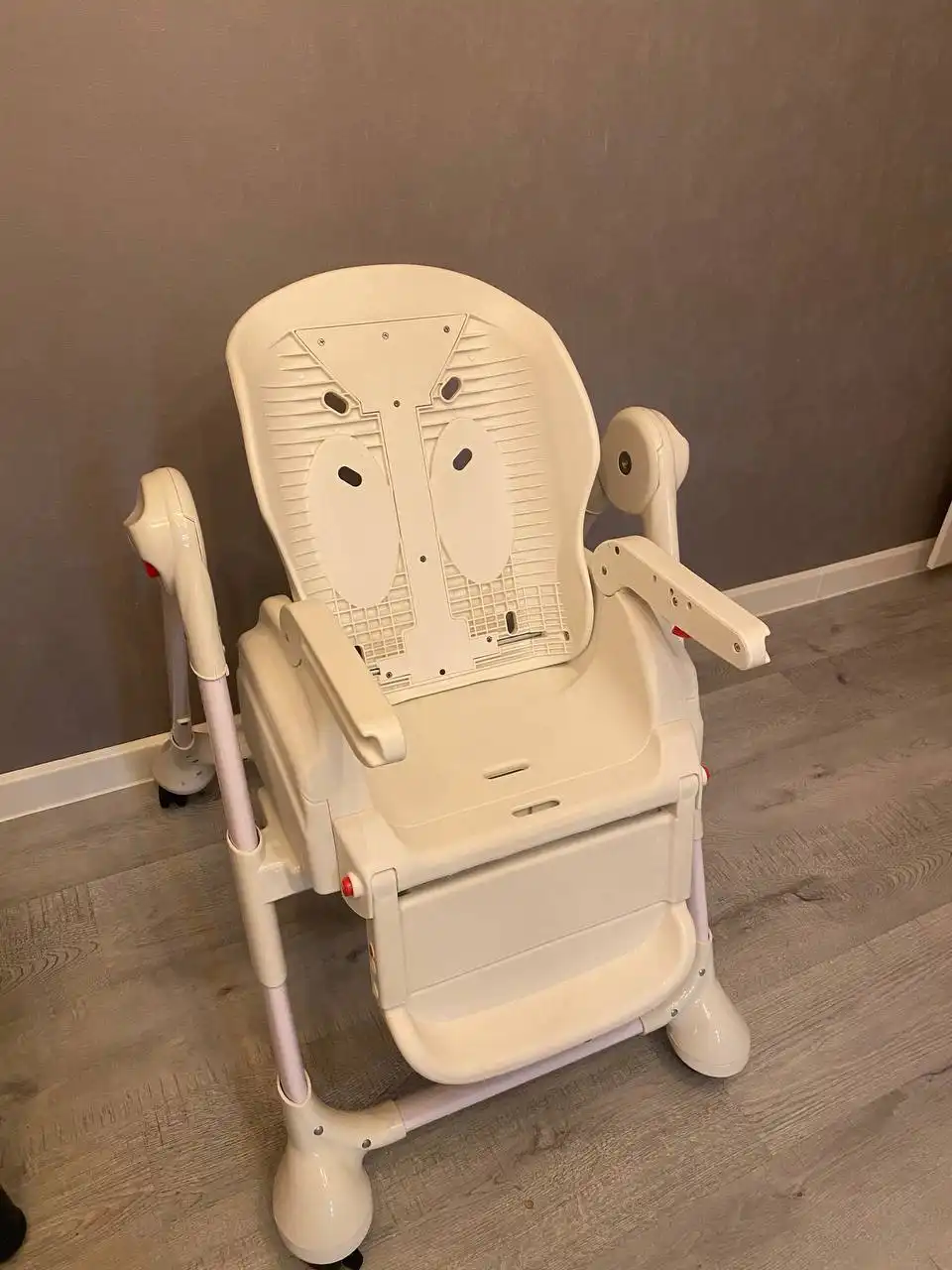 Детский стульчик в отличном состоянии - Детская мебель (Товары для детей) в Уфа