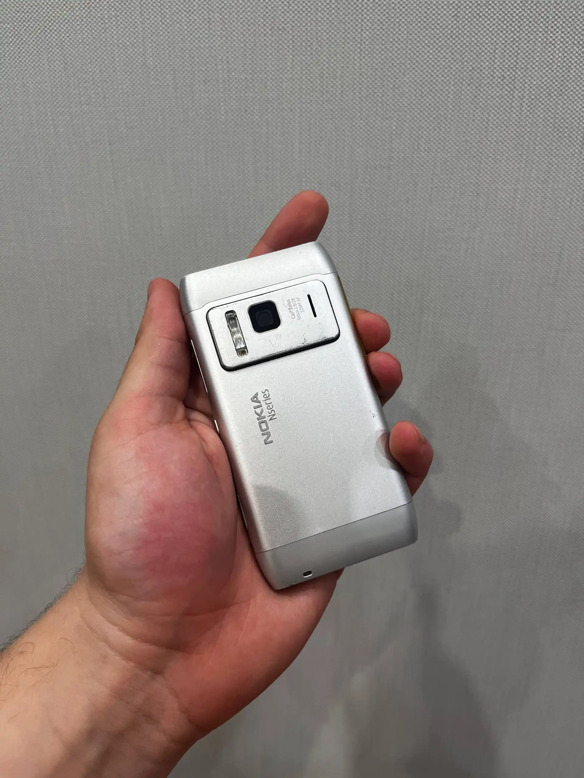 Продажа смартфона Nokia N8 в хорошем состоянии - Мобильные телефоны (Электроника) в Уфа