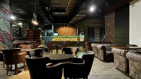 Требуются официанты в заведение Ассоциация Lounge - Работа в Москва