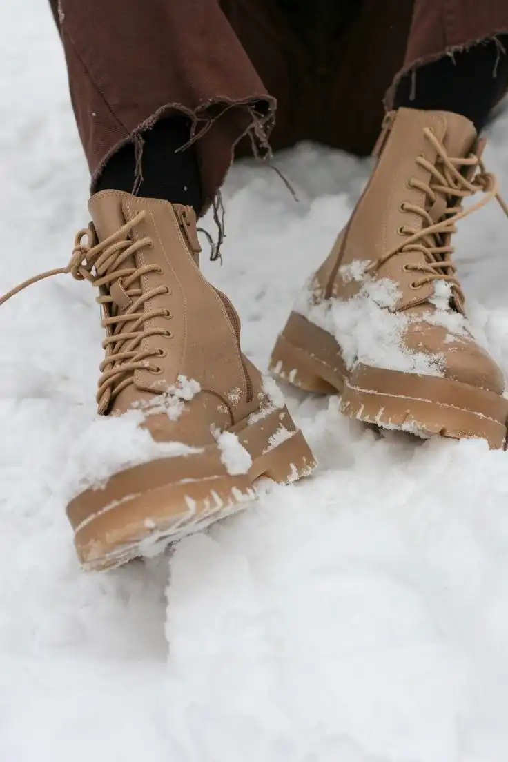 Поиск моделей для рекламы зимней обуви