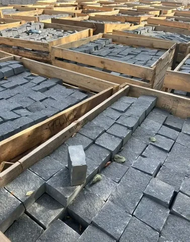 Брусчатка Габбро-диабаз 100×100×50 карандаш - Оборудование для салонов красоты в Москва
