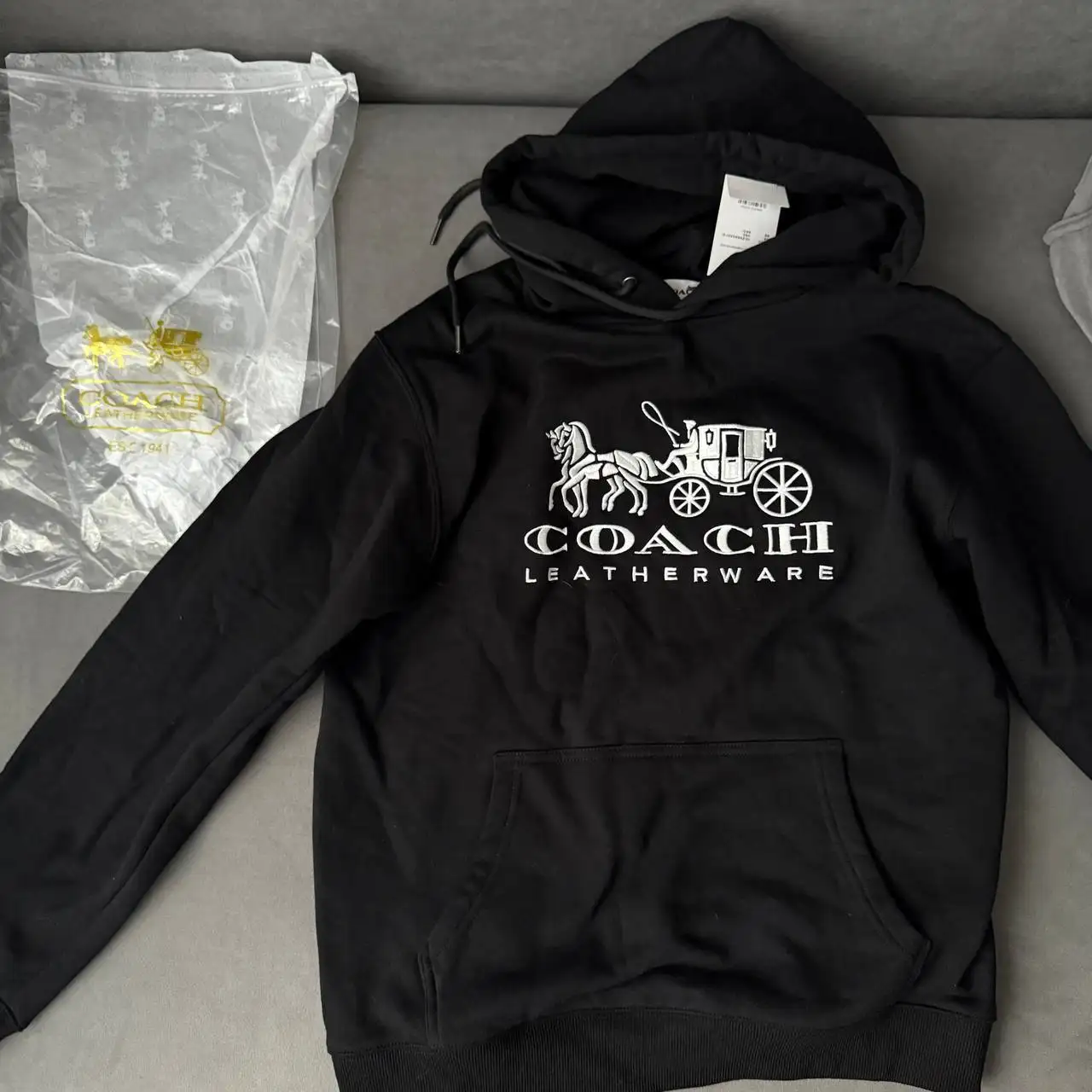 Толстовка Coach черная с вышивкой Disney - Толстовки (Одежда) в Тюмень