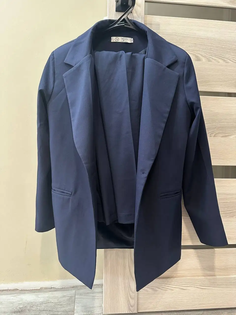 Женский офисный костюм темно-синий размер S - Женская одежда (Одежда) в Тюмень