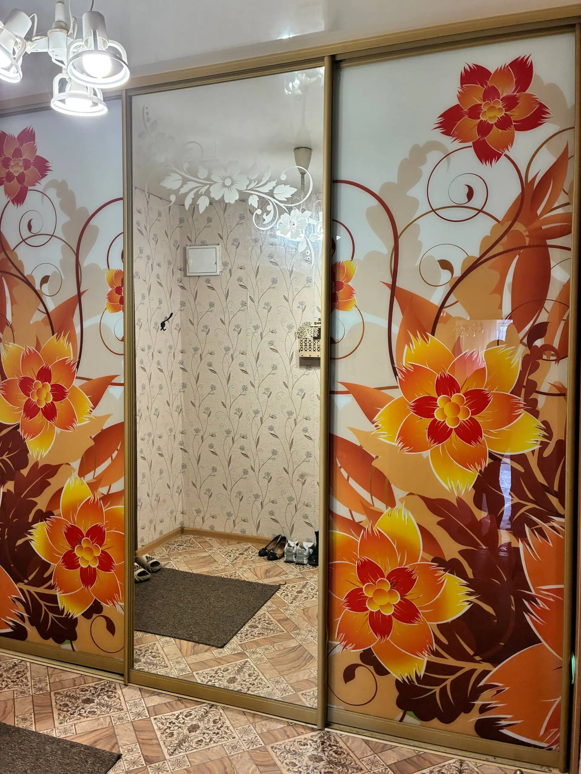 Продажа дверей от гардеробной с зеркалом и фурнитурой - Двери (Для дома и дачи) в Тюмень