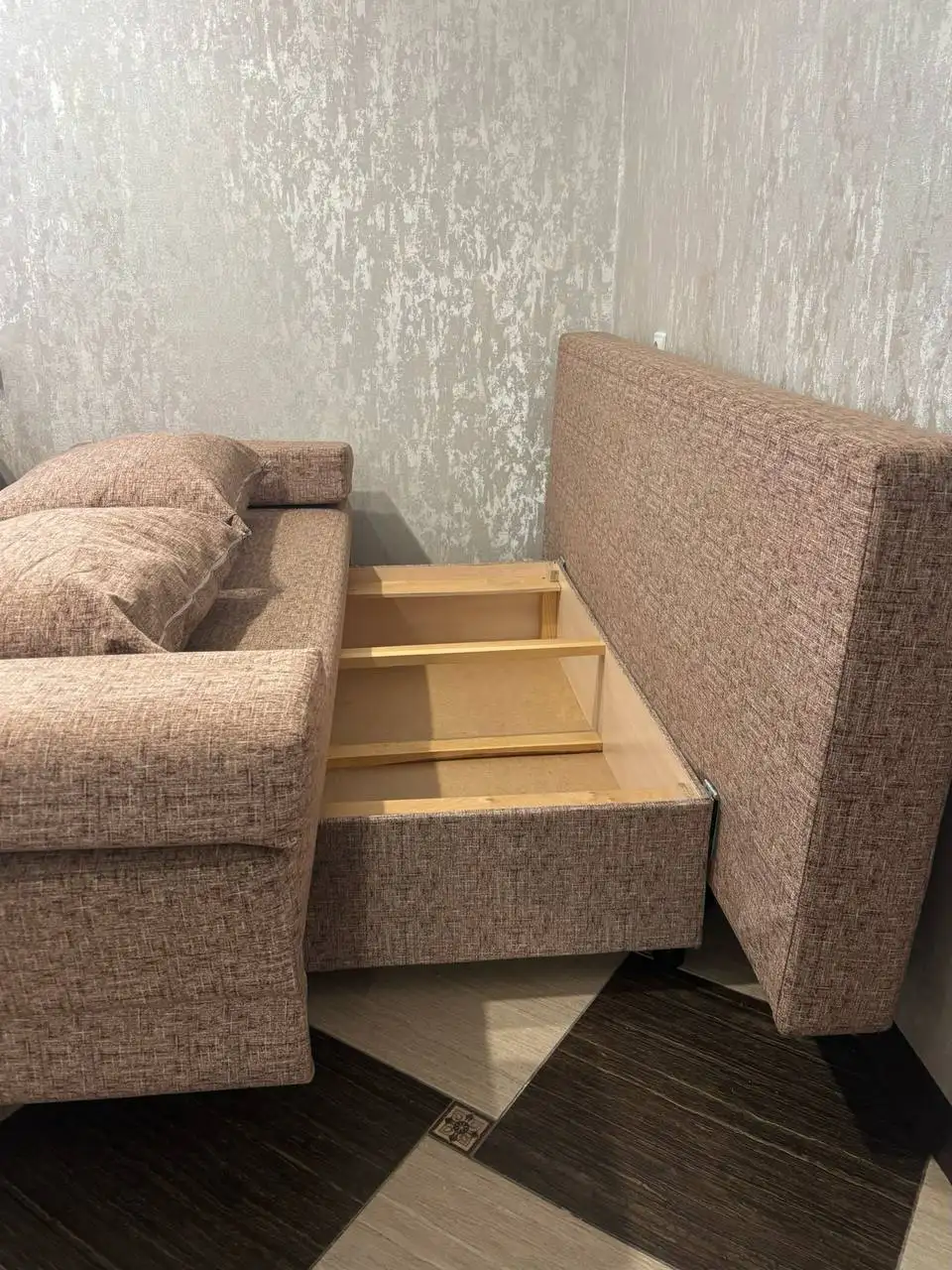 Продам диван в хорошем состоянии - Мебель (Для дома и дачи) в Тюмень