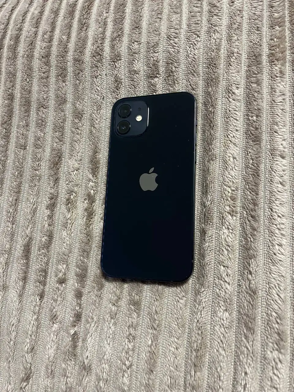 iPhone 12 в iCloud - Смартфоны и гаджеты (Электроника) в Тюмень