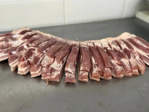 Предлагаем мясо молодой свинины. Грудинка для запекания - Продукты питания в Тюмень