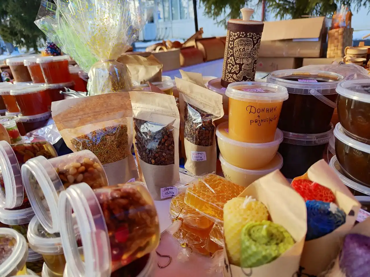 Продажа натурального меда и продуктов пчеловодства в Тюмени