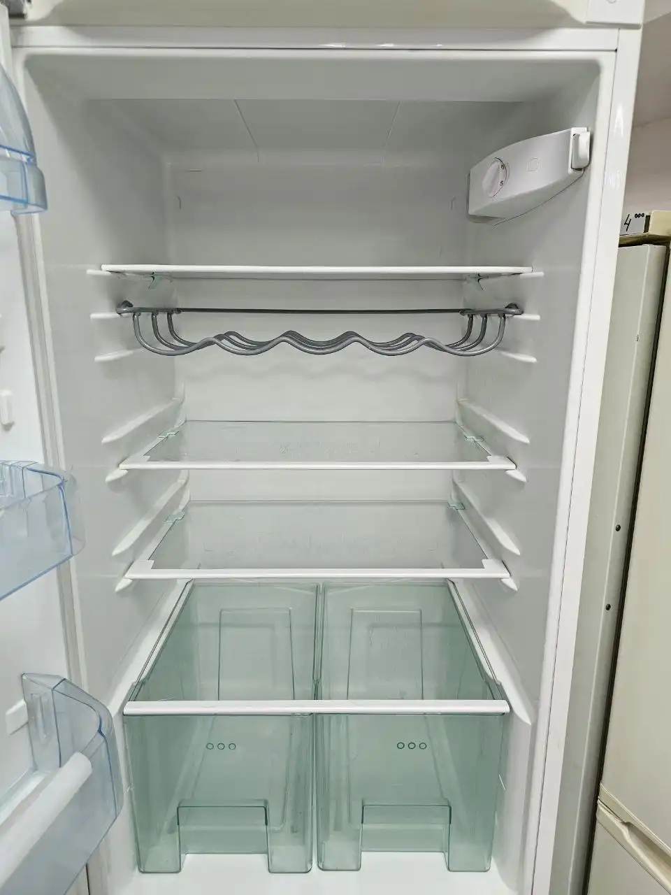 Холодильник Electrolux высотой 185 см