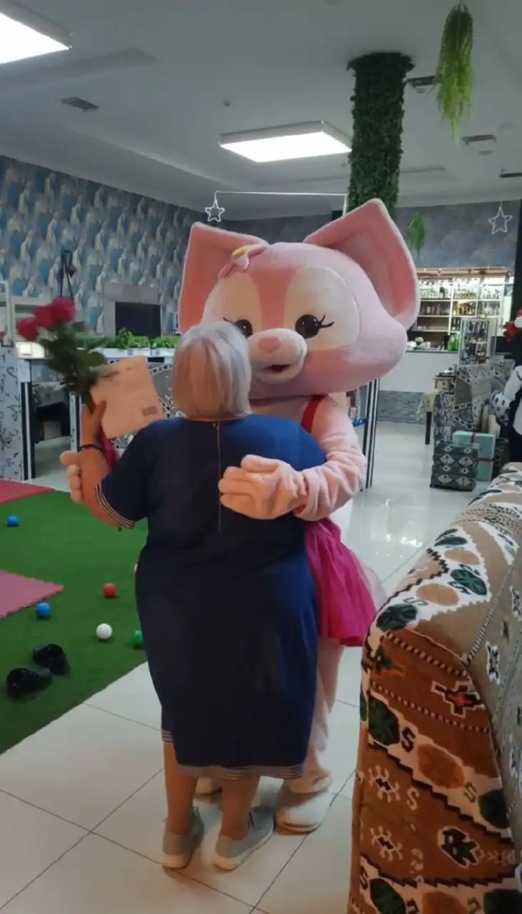 Поздравления с лисичкой Розочкой