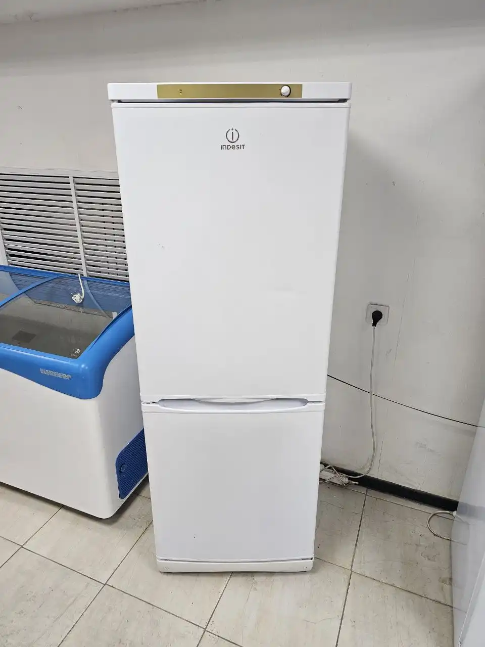 Холодильник Indesit NoFrost 185 см
