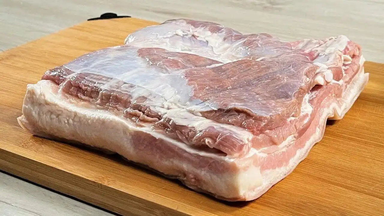 Продажа мясных деликатесов: грудинка свиная, рулет куриный, буженина из свинины - Продукты питания (Барахолка) в Тюмень