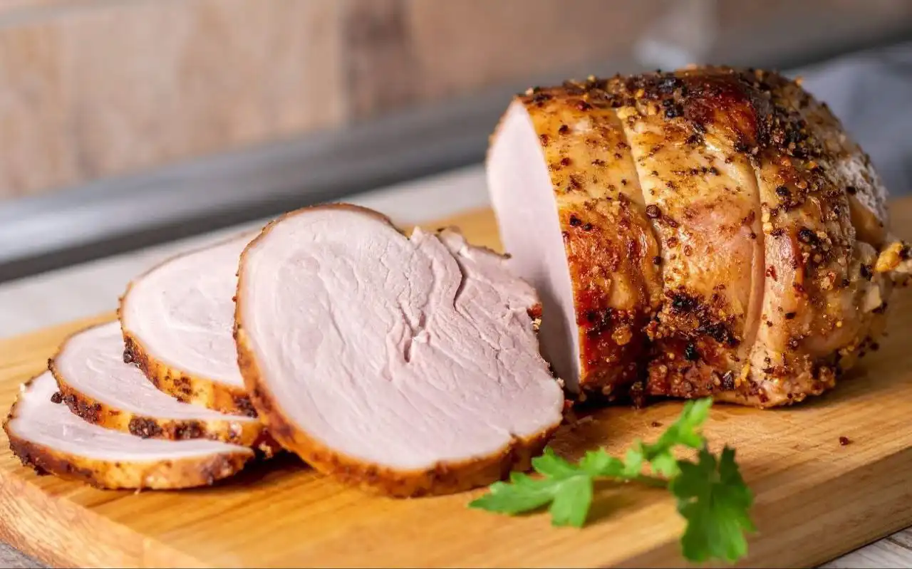 Продажа мясных деликатесов: грудинка свиная, рулет куриный, буженина из свинины - Продукты питания (Барахолка) в Тюмень