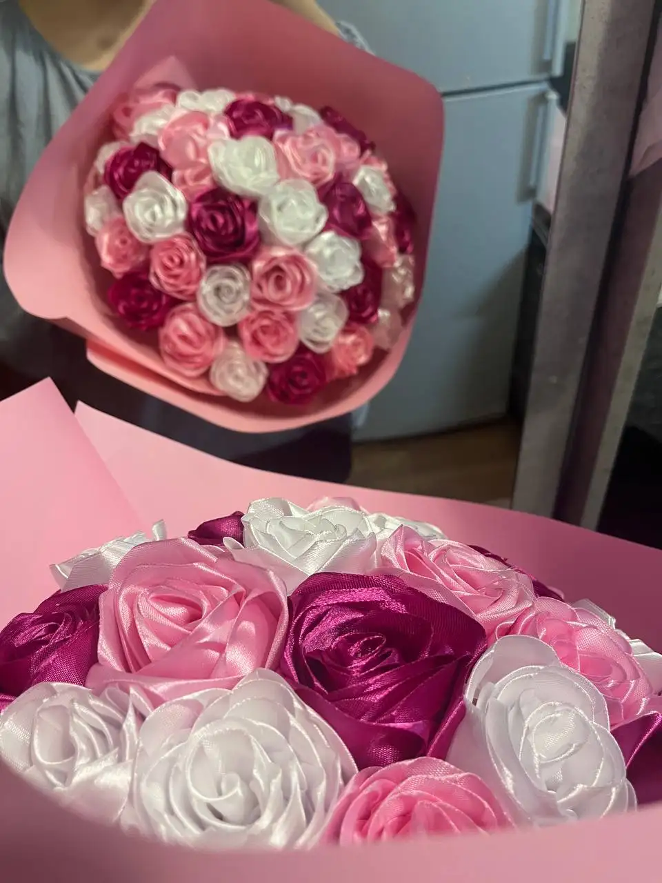 Продам готовый букет из атласных лент 45 роз - Подарки (Барахолка) в Ульяновск