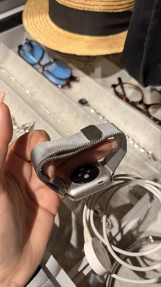 Apple Watch 3 38mm отдам даром - Умные часы (Электроника) в Ульяновск