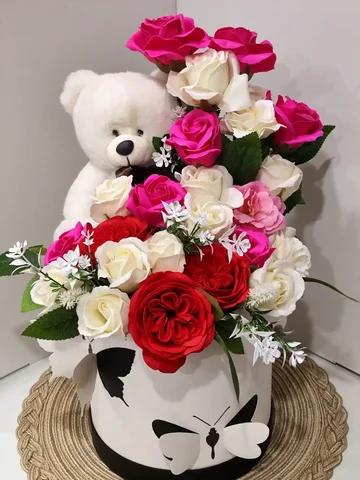 Композиция из мыльных цветов и плюшевого мишки - Барахолка в Ульяновск