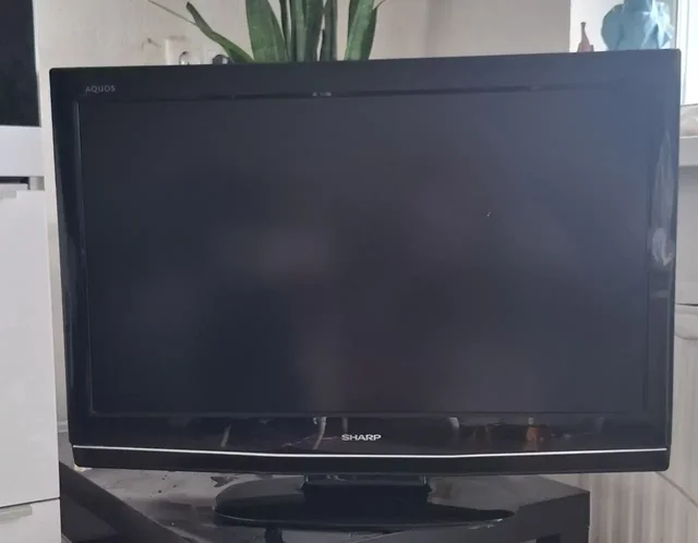 Продаётся телевизор SHARP LC-32RD8RU-BK 32" - Микрофоны в Екатеринбург