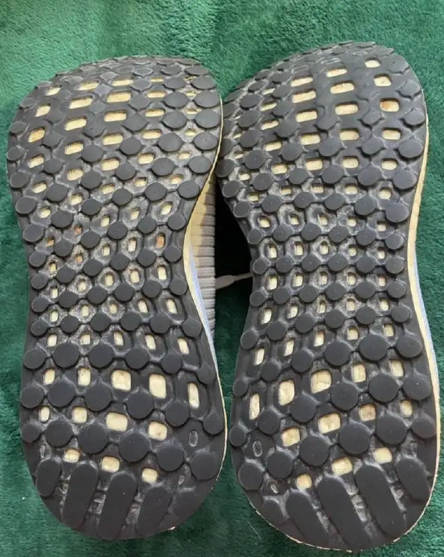 Кроссовки Adidas 38 размер - Обувь (Одежда) в Екатеринбург