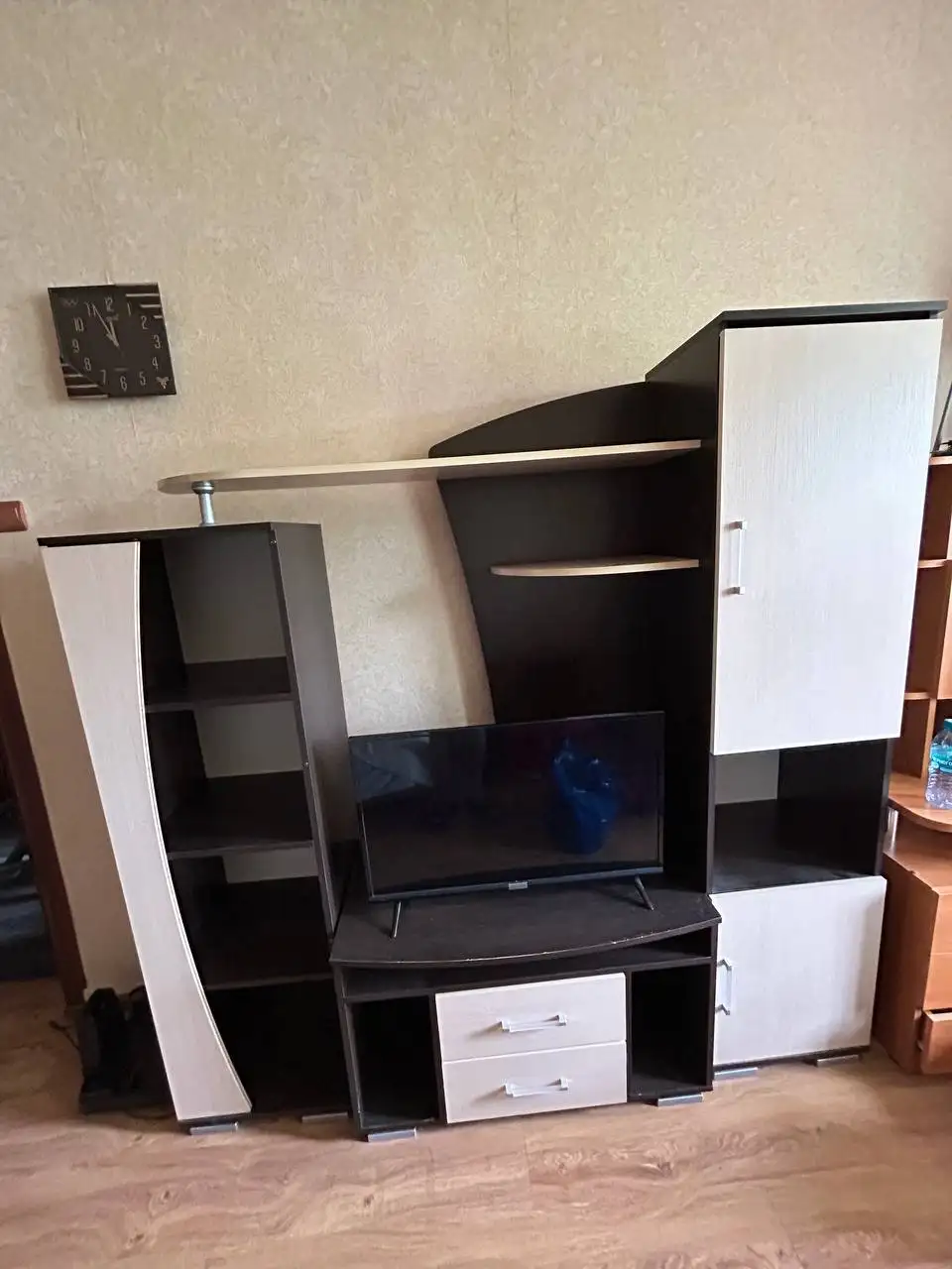 Продам телевизор с самовывозом - Телевизоры и проекторы (Электроника) в Екатеринбург