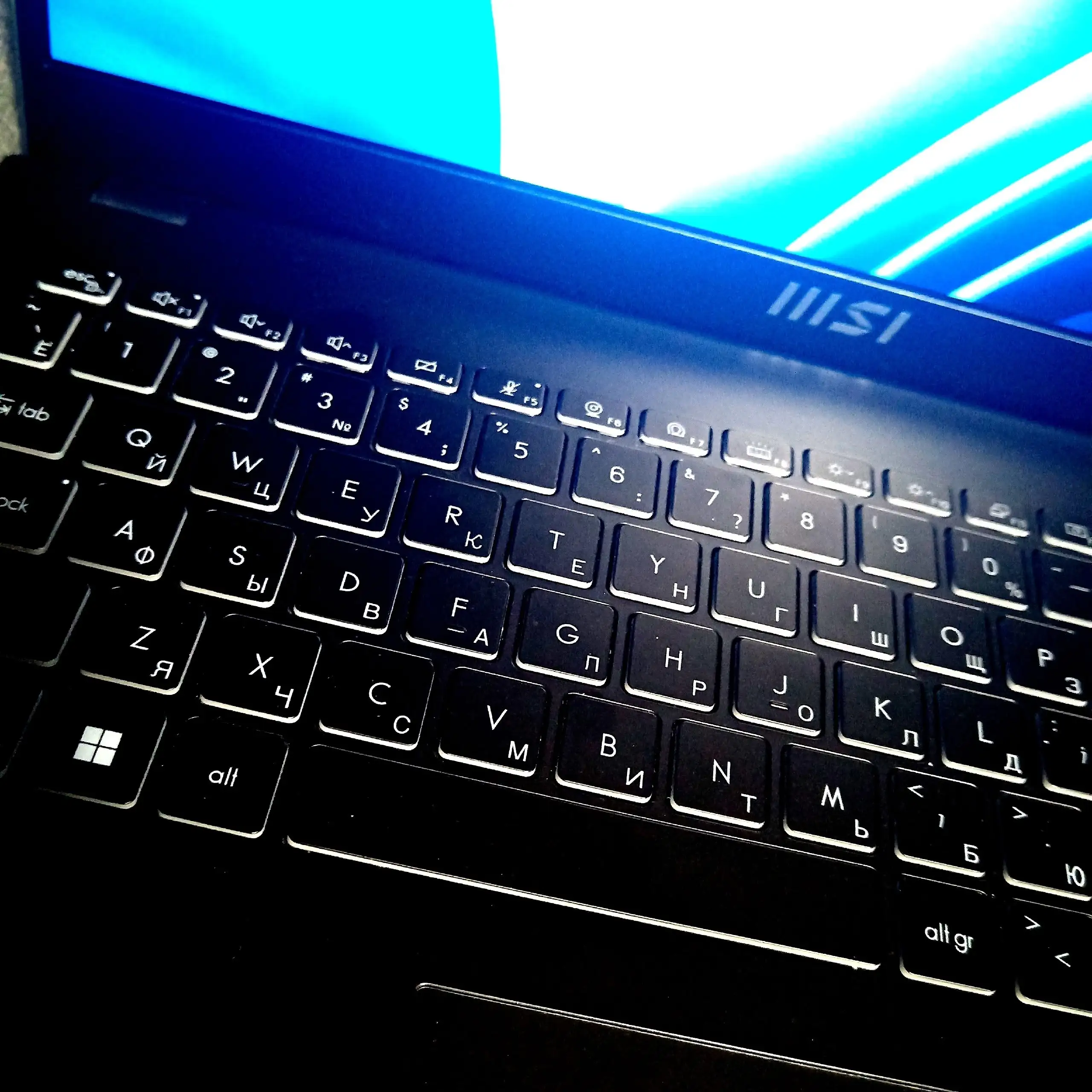 Ноутбук MSI Modern 15 B12M - Электроника в Екатеринбург