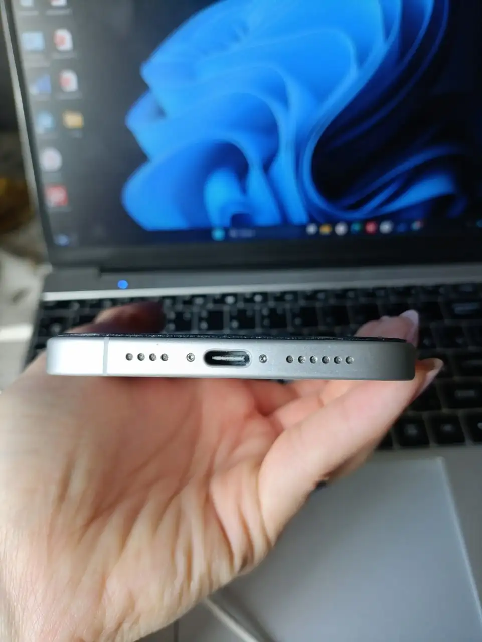 iPhone 16 Plus с Apple ID блокировкой, коробка и чек - Смартфоны (Электроника) в Екатеринбург