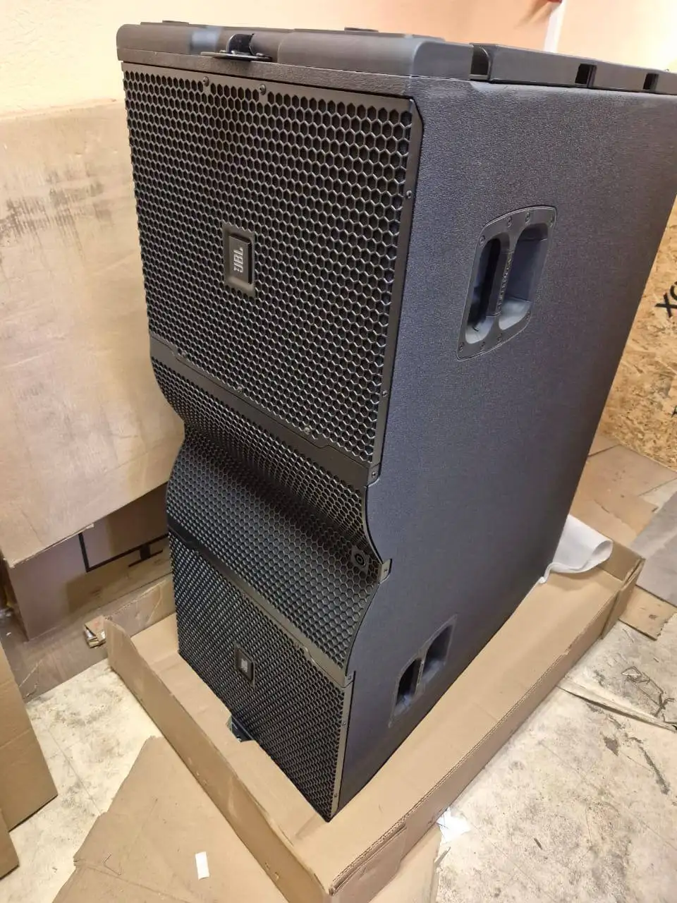 Продам Сабуфер JBL VTX S28 - Аудиотехника (Электроника) в Екатеринбург