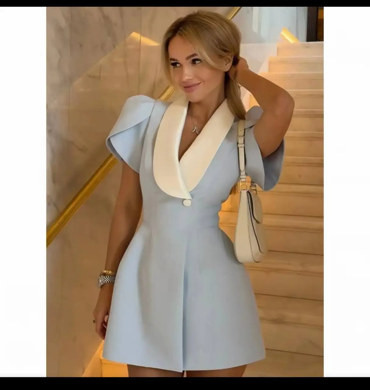 Продам одежду: куртка, костюмы, платье - Одежда в Екатеринбург
