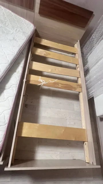 Продам 2 кровати 180х80 с матрасами - Офисная мебель в Екатеринбург
