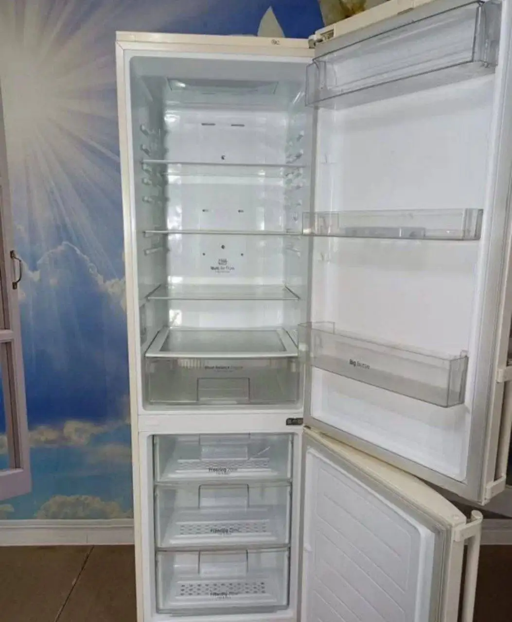 Холодильник LG - Холодильники (Электроника) в Екатеринбург