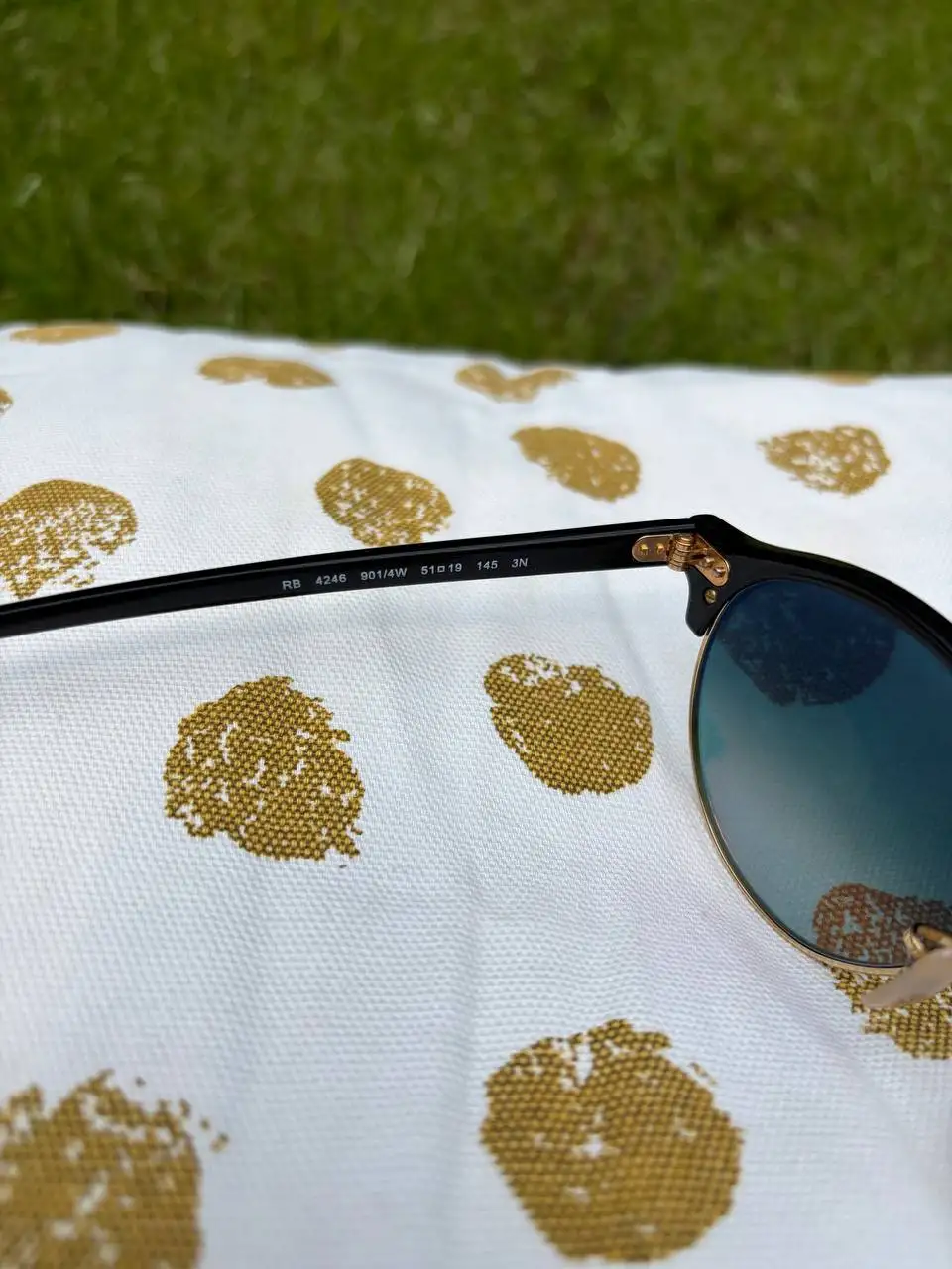 Солнцезащитные очки Ray Ban оригинал - Барахолка в Екатеринбург