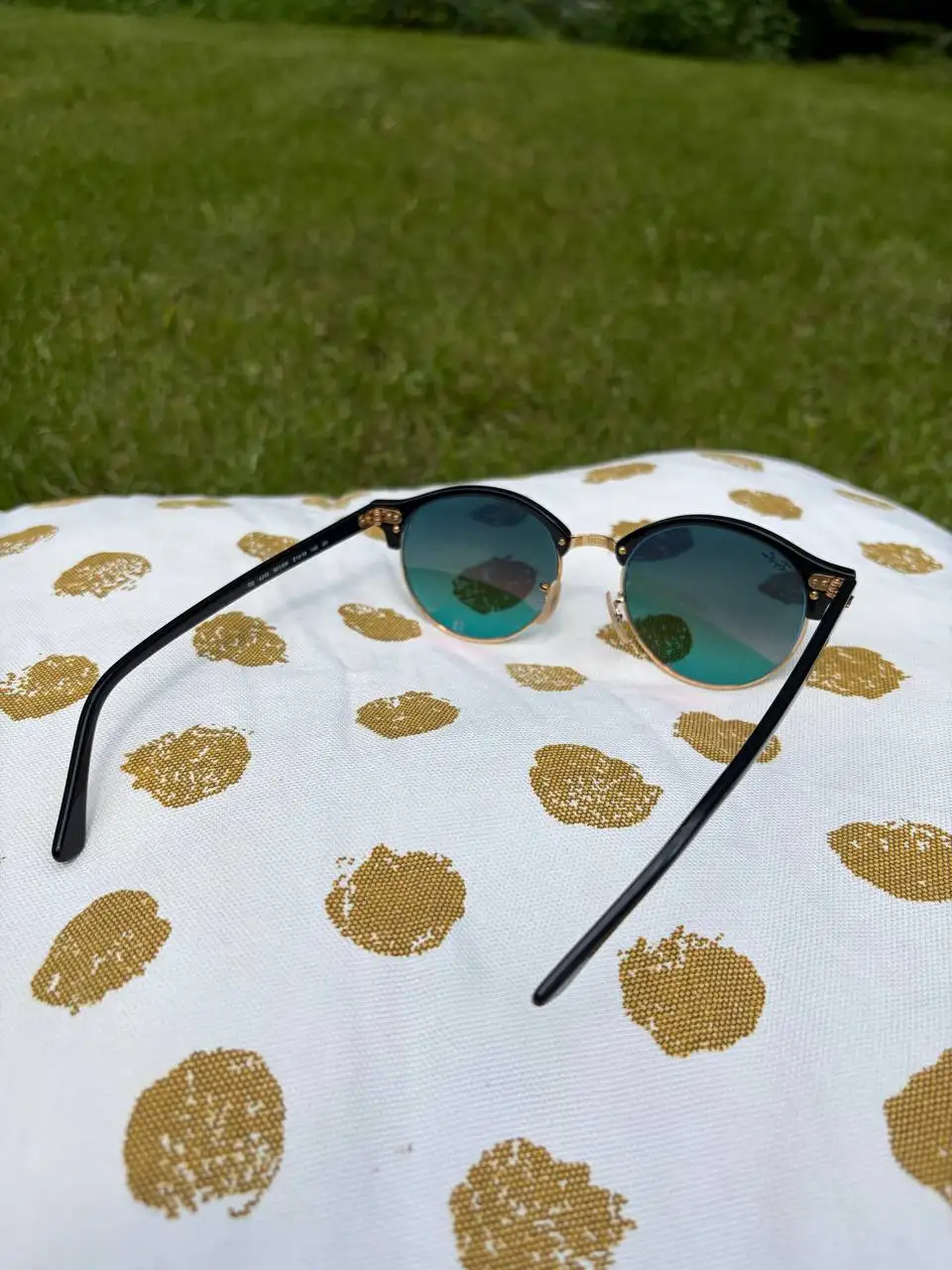Солнцезащитные очки Ray Ban оригинал - Хобби и отдых в Екатеринбург