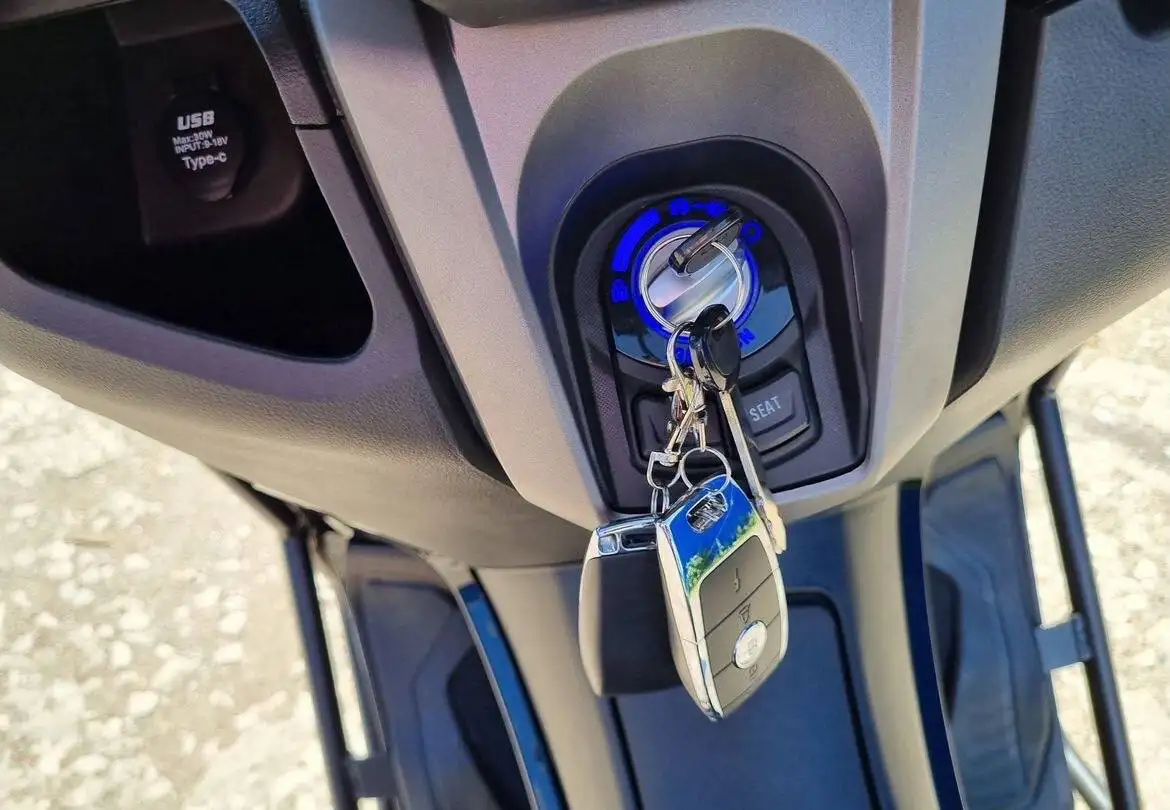 Продажа скутера Z-MAX 49/180 см³ - Мототехника (Авто) в Екатеринбург