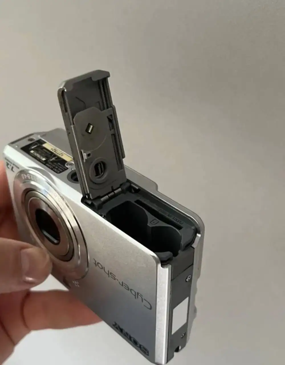 Продам цифровую камеру Sony Cyber-shot DSC-S730 - Фототехника (Электроника) в Екатеринбург