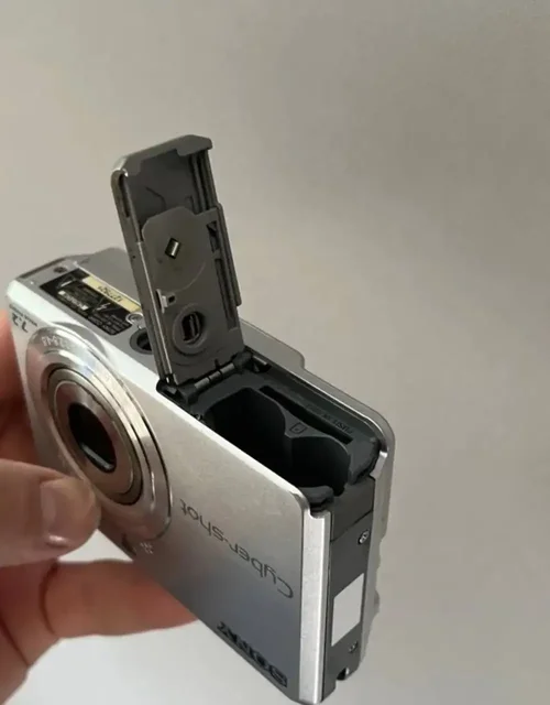 Продам цифровую камеру Sony Cyber-shot DSC-S730 - Игровые аксессуары в Екатеринбург