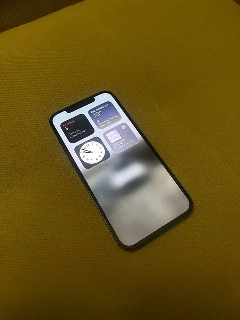 Iphone 12 Pro Max в отличном состоянии - Игровые аксессуары в Екатеринбург