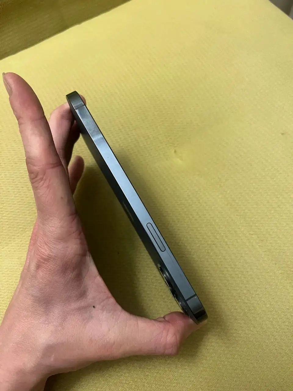 Iphone 12 Pro Max в отличном состоянии - Смартфоны и гаджеты (Электроника) в Екатеринбург