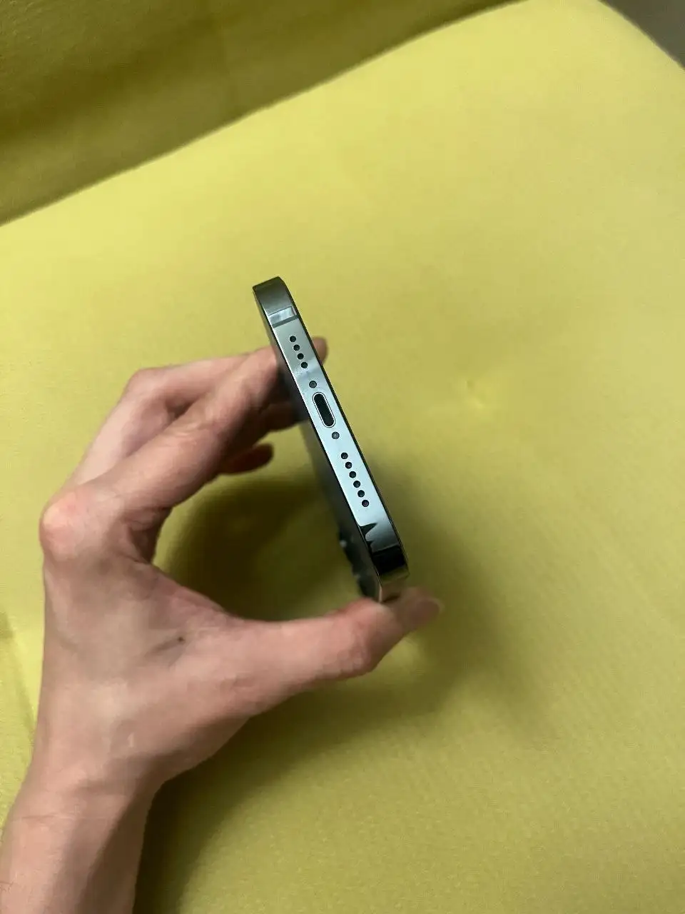 Iphone 12 Pro Max в отличном состоянии - Смартфоны и гаджеты (Электроника) в Екатеринбург
