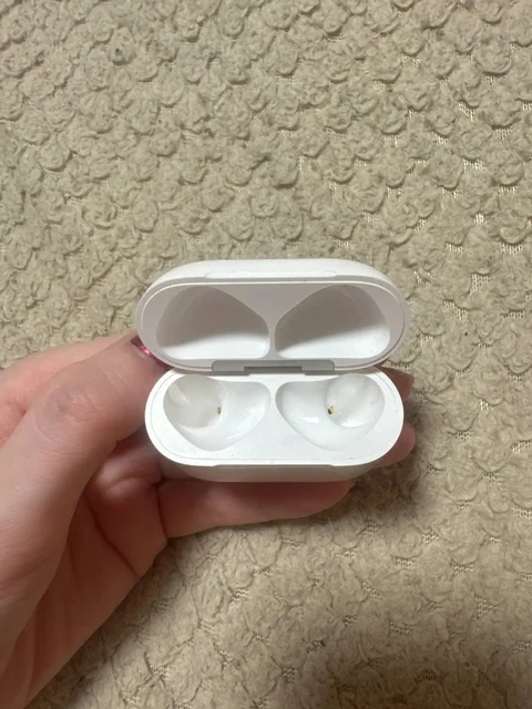Наушники AirPods 4 оригинальные б/у - Видео и фото техника в Екатеринбург