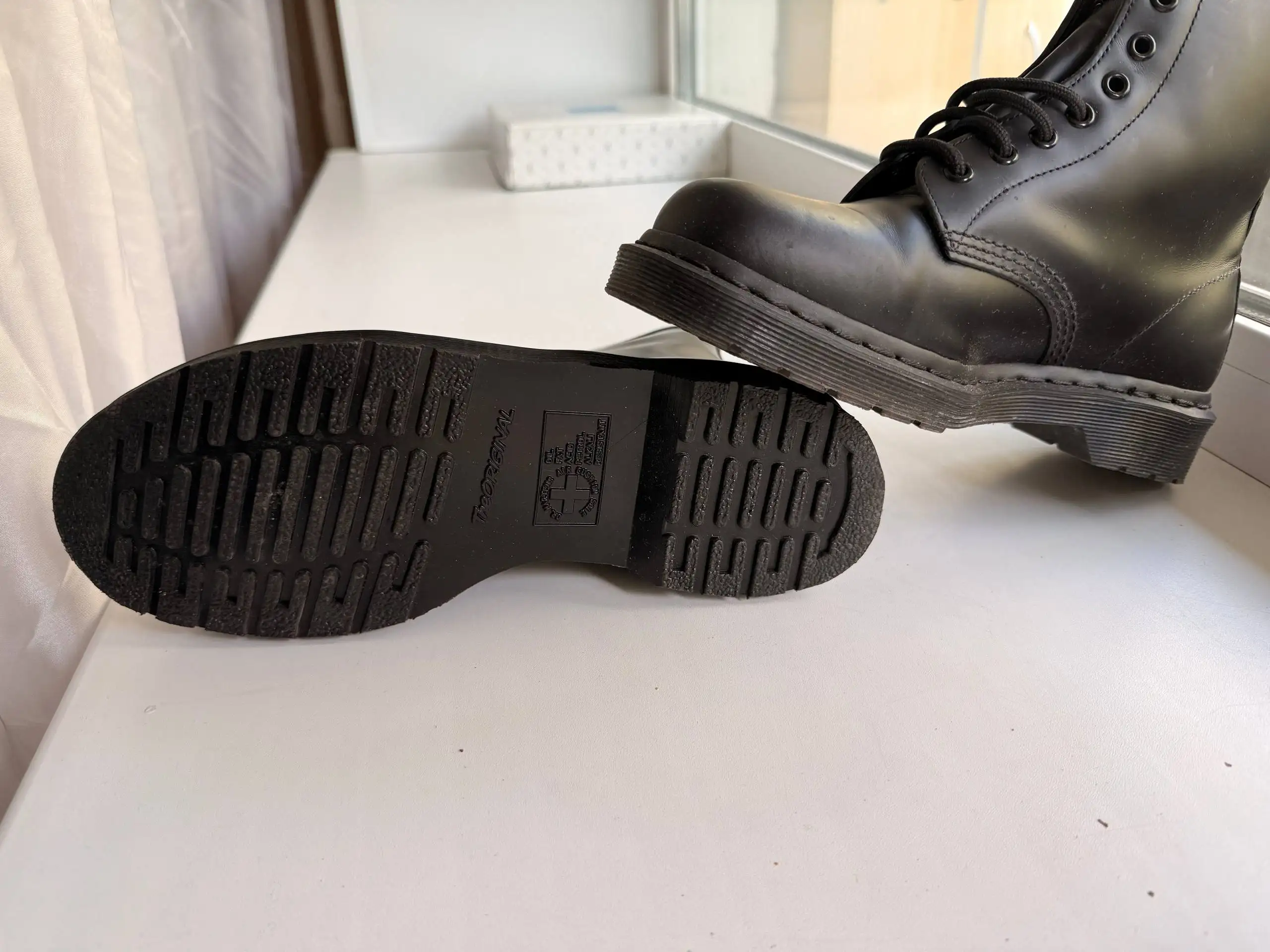 Ботинки Dr. Martens 1460 Mono Black (размер 40) - Обувь (Одежда) в Екатеринбург