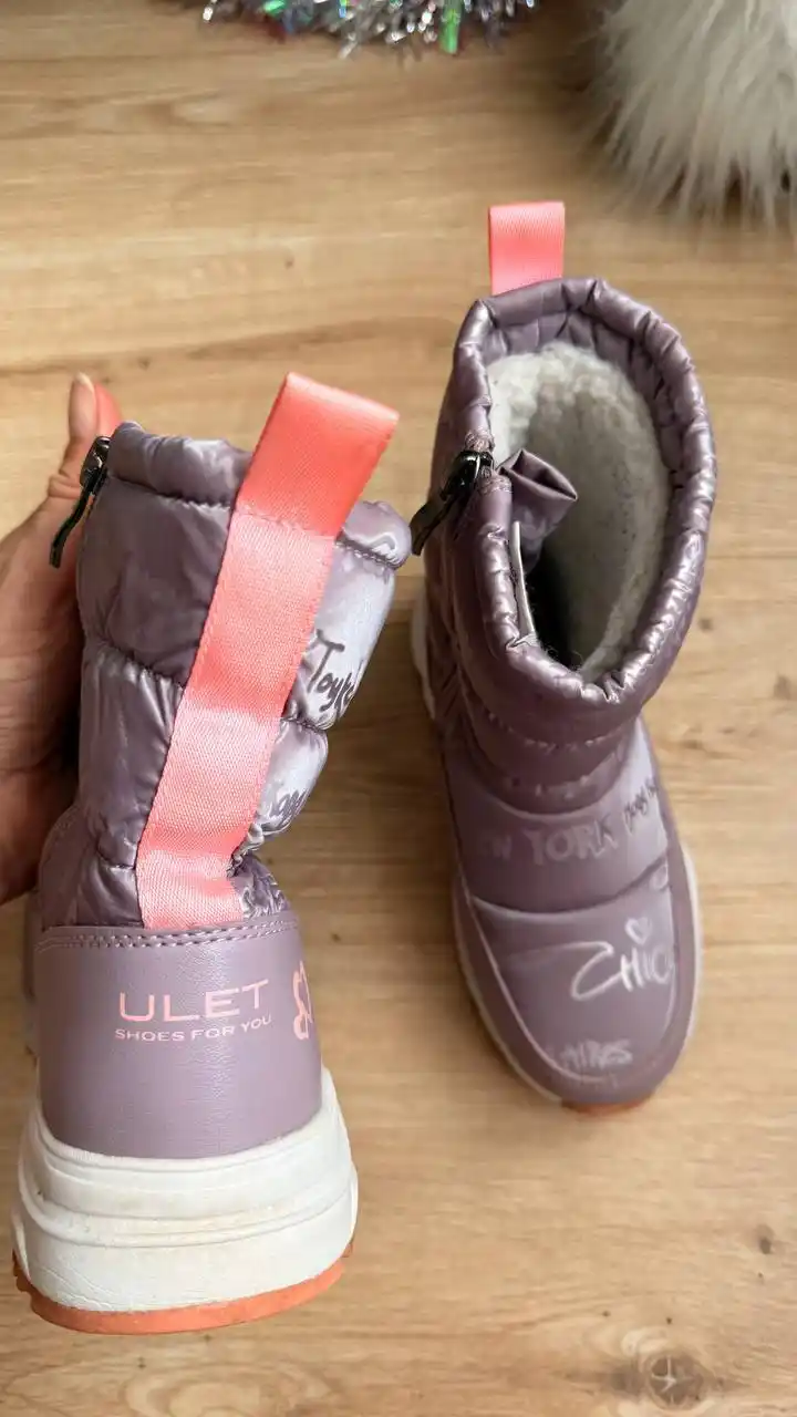 Продам зимние сапожки с шипами