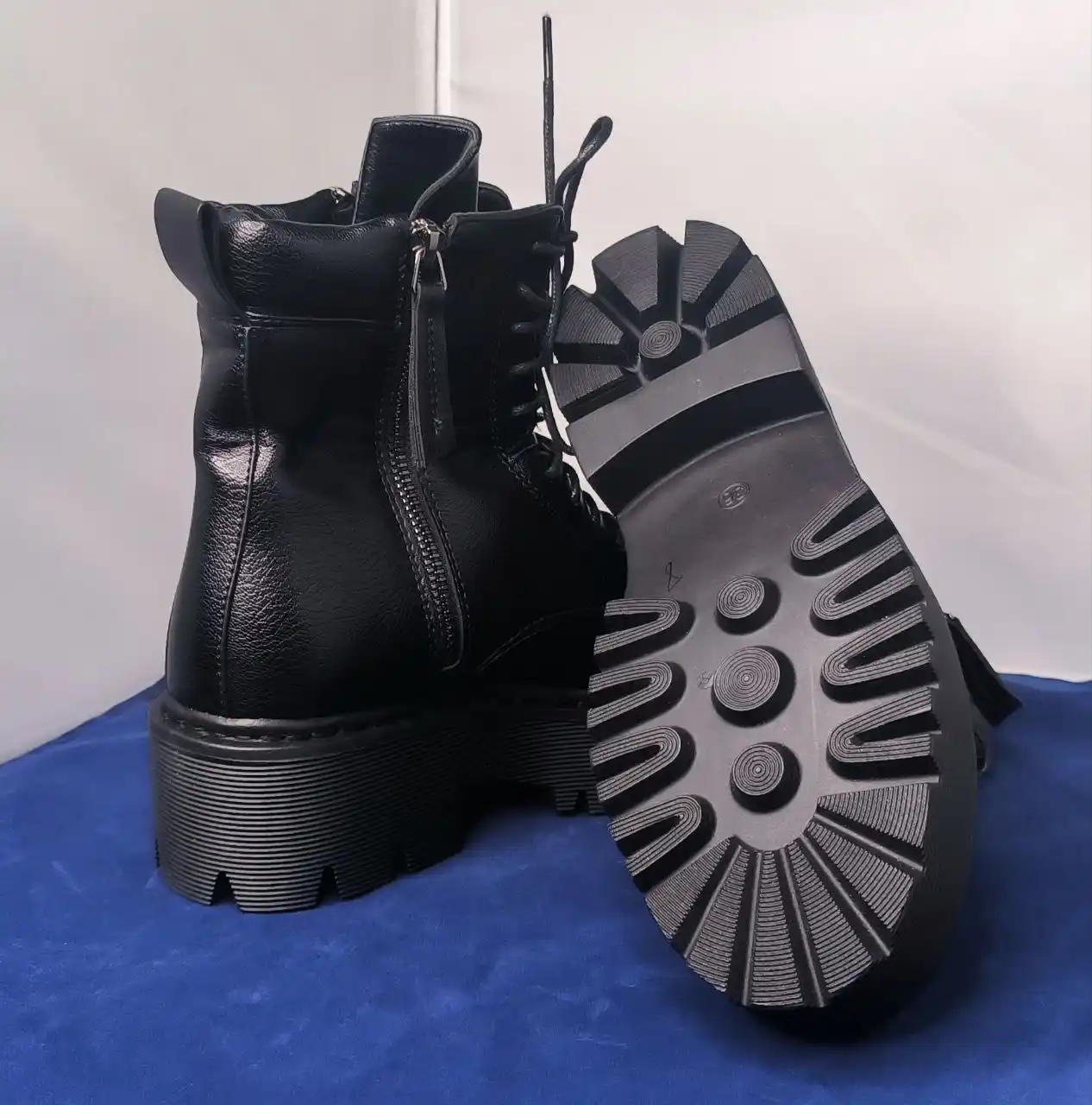 Демисезонные ботинки