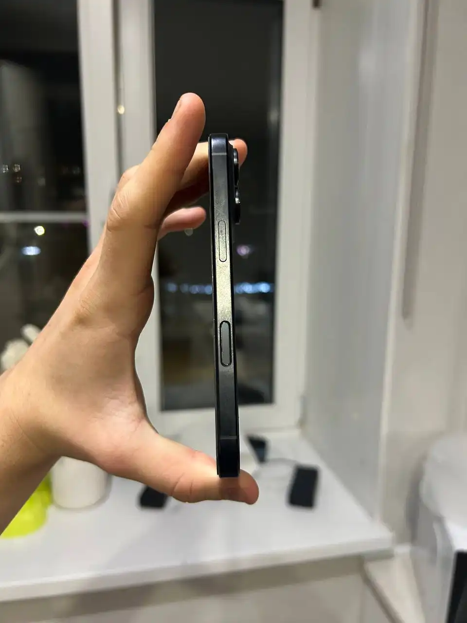 Продам Айфон 16 про 256гб