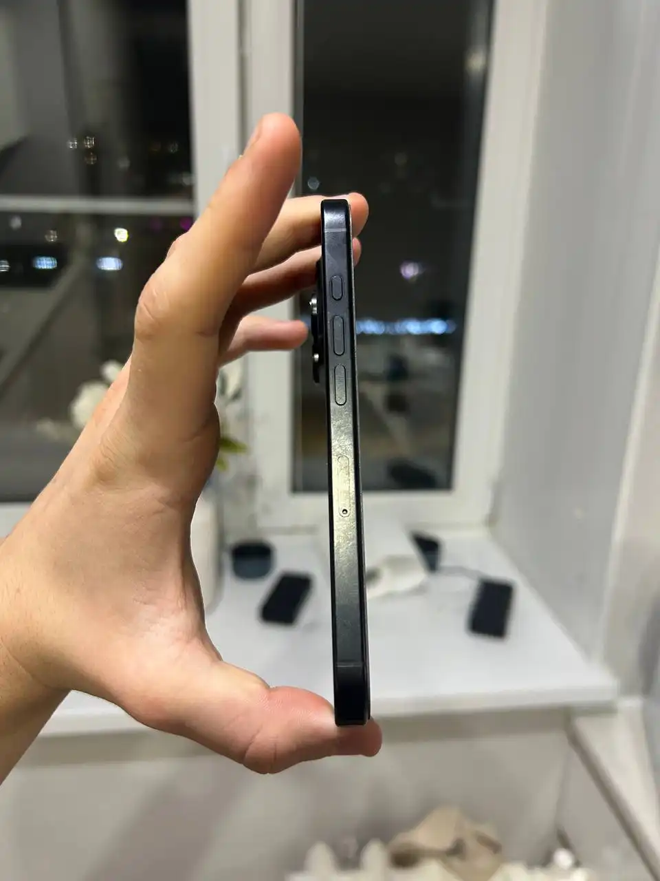 Продам Айфон 16 про 256гб