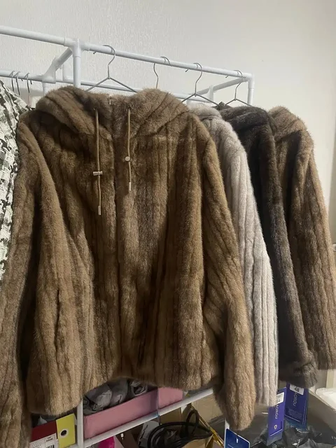 Продажа женских шуб - Одежда в Екатеринбург