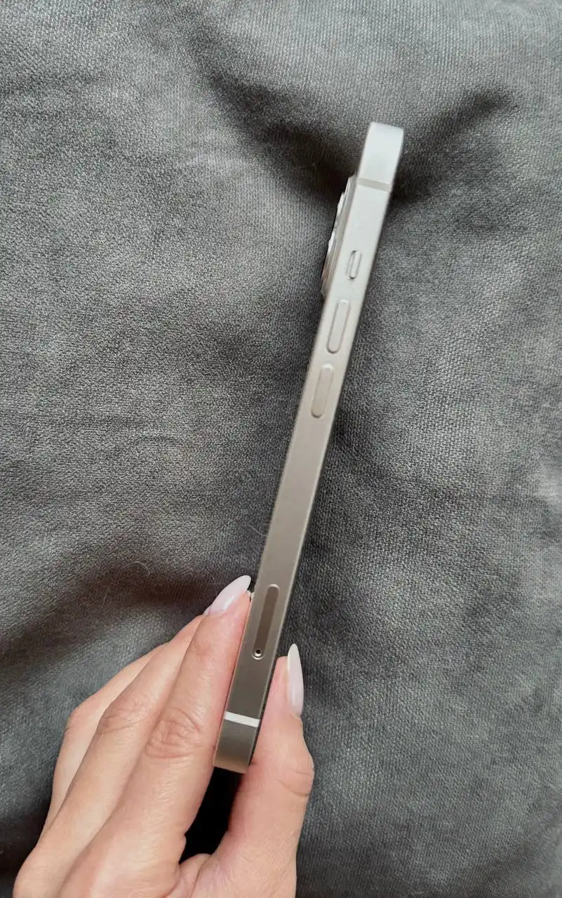 Продажа iPhone 13 128GB белый